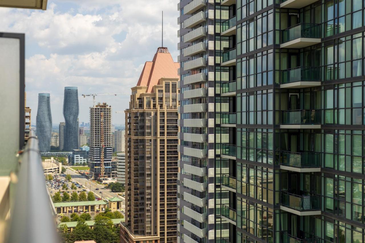 Ultra Luxurious 2.5 Bedroom 2 Full Bathroom 1 Parking Condo Near Sq1 Striking Views Mississauga Exterior foto