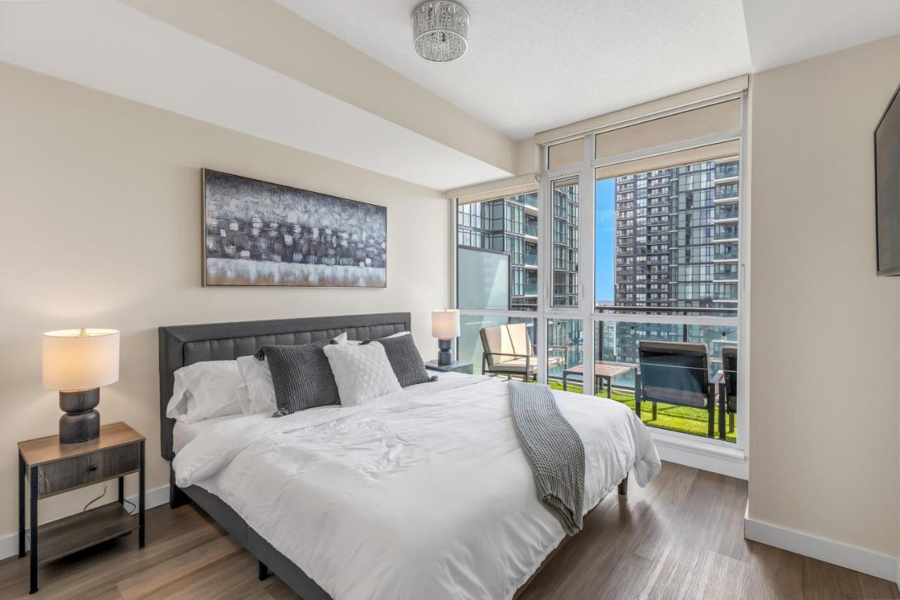 Ultra Luxurious 2.5 Bedroom 2 Full Bathroom 1 Parking Condo Near Sq1 Striking Views Mississauga Exterior foto