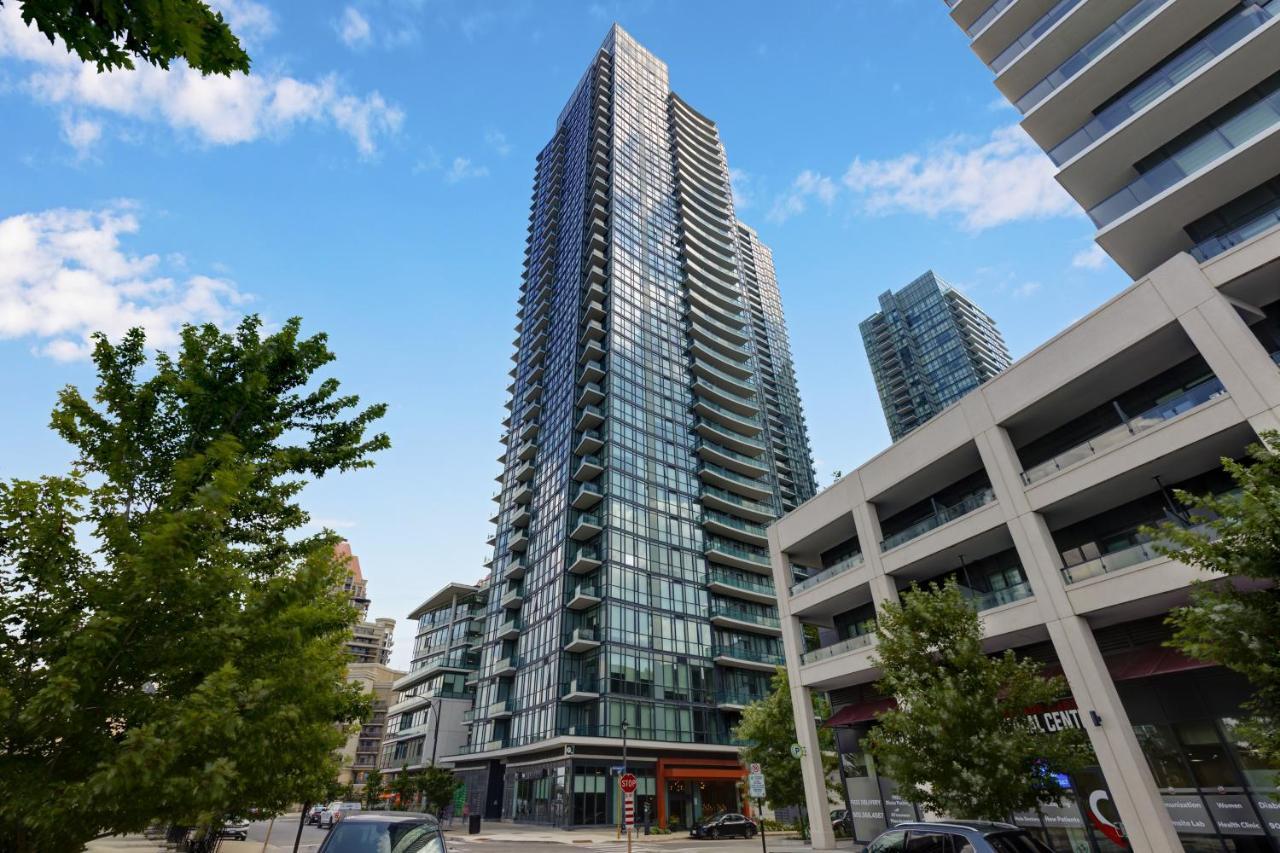 Ultra Luxurious 2.5 Bedroom 2 Full Bathroom 1 Parking Condo Near Sq1 Striking Views Mississauga Exterior foto